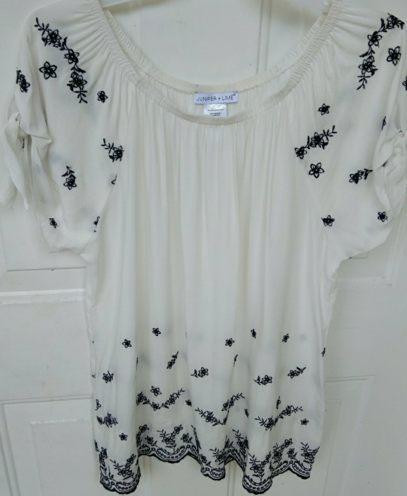 Juniper & Lime Floral Peasant Blouse